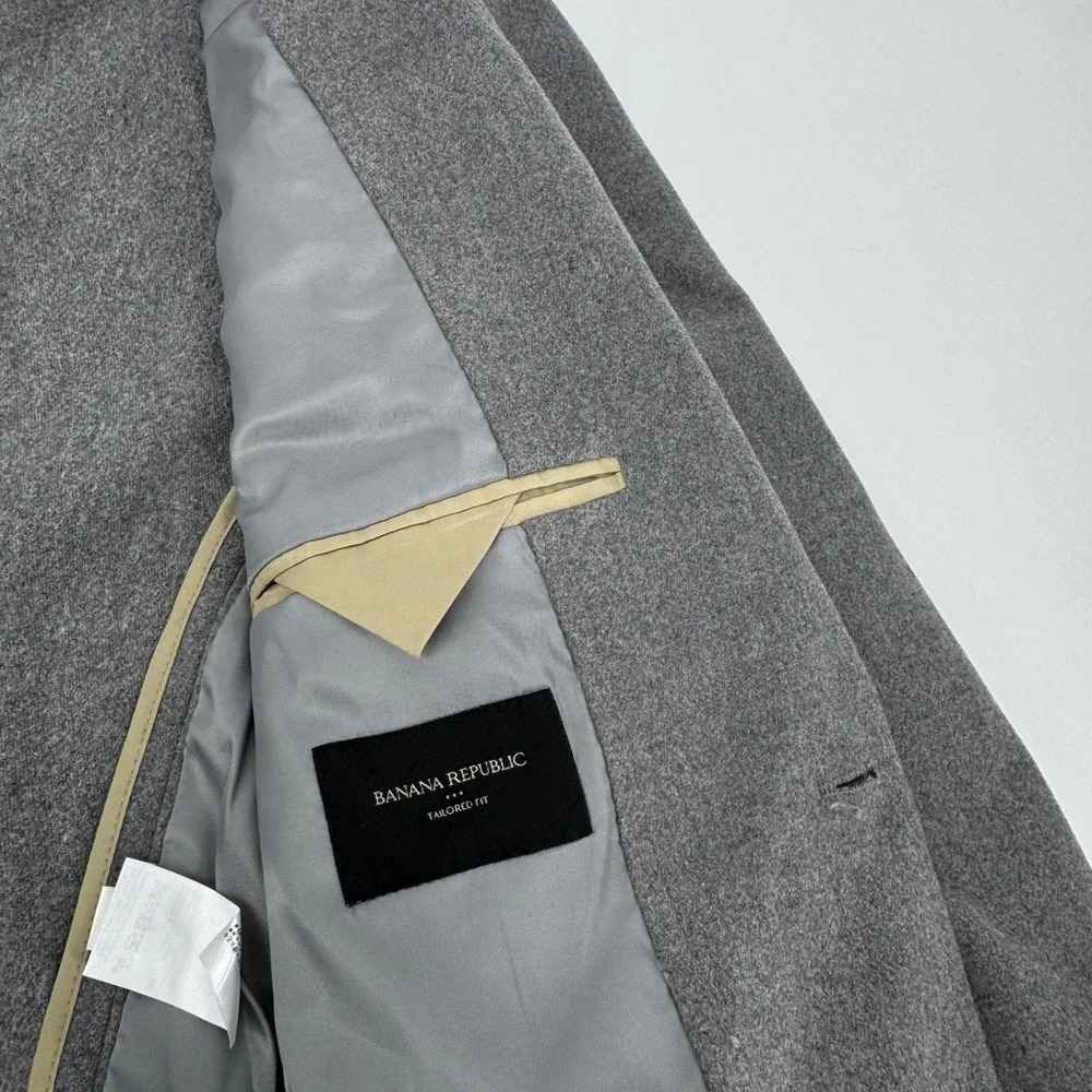 Banana Republic Mens 44R Grey Wool Blend Two Button Blazer Sport Coat Jacket